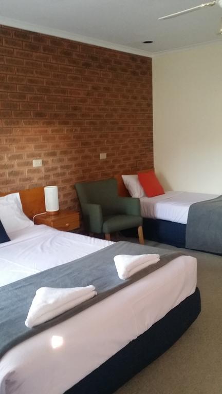 Bridge Motor Inn Тоукемвол Екстер'єр фото