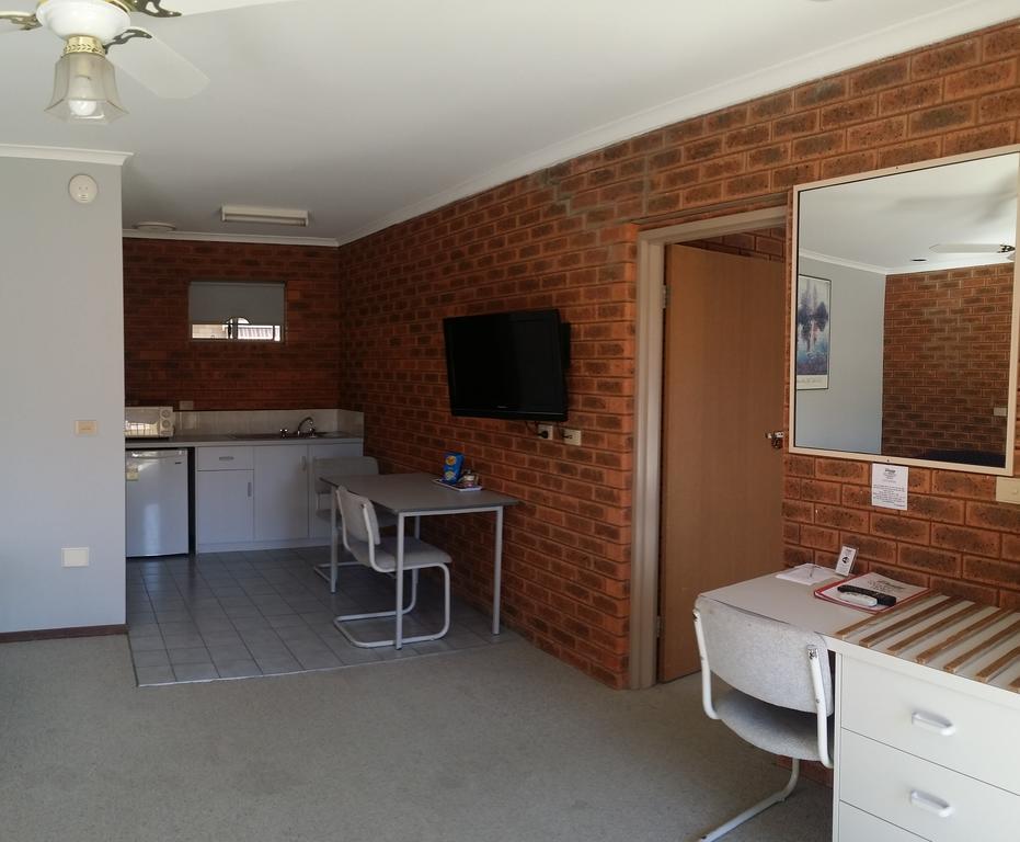 Bridge Motor Inn Тоукемвол Екстер'єр фото