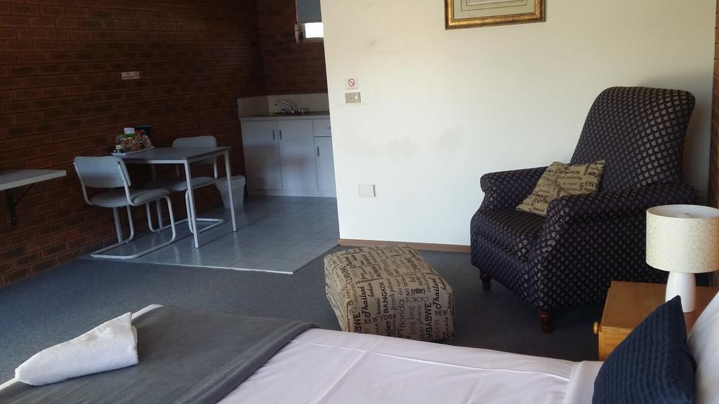 Bridge Motor Inn Тоукемвол Екстер'єр фото