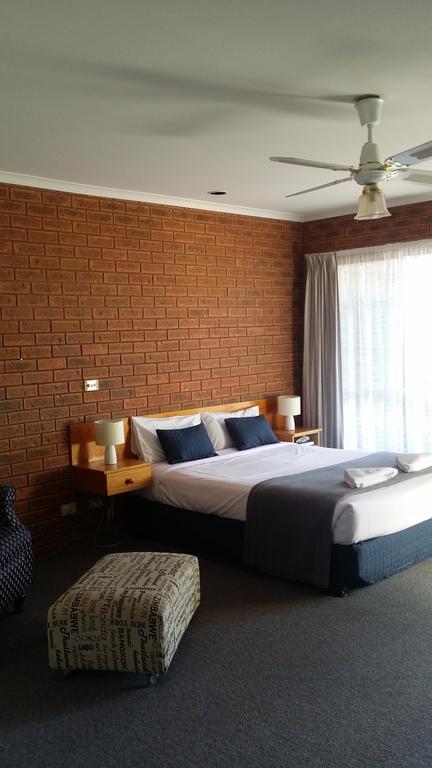 Bridge Motor Inn Тоукемвол Екстер'єр фото