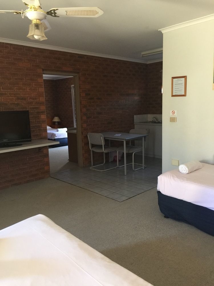 Bridge Motor Inn Тоукемвол Екстер'єр фото